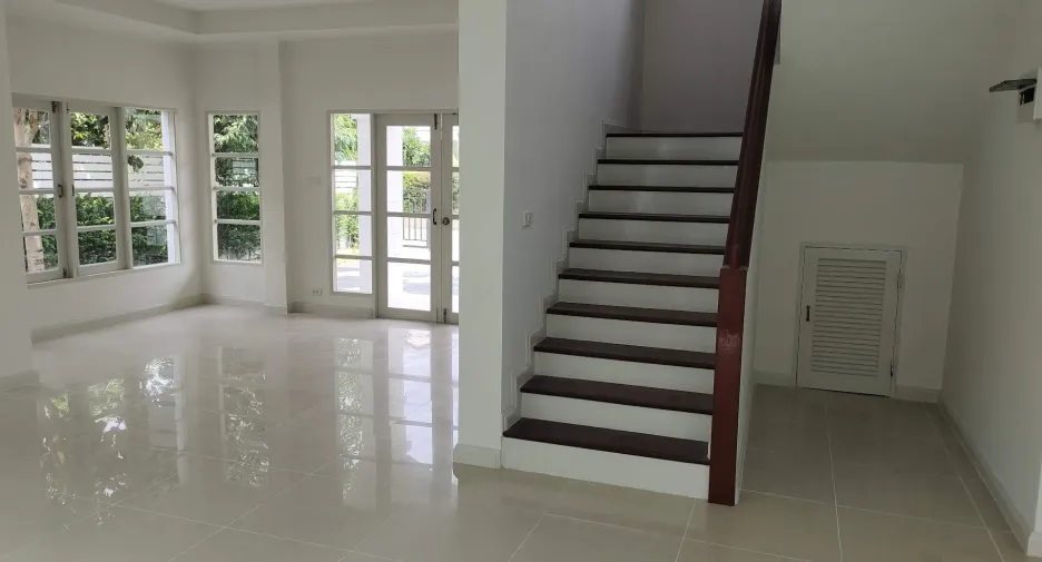 For sale 5 bedrooms house in Min Buri, Bangkok