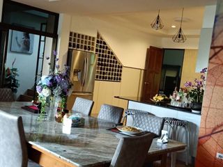 Casa en venta de 5 habitaciones en San Kamphaeng, Chiang Mai