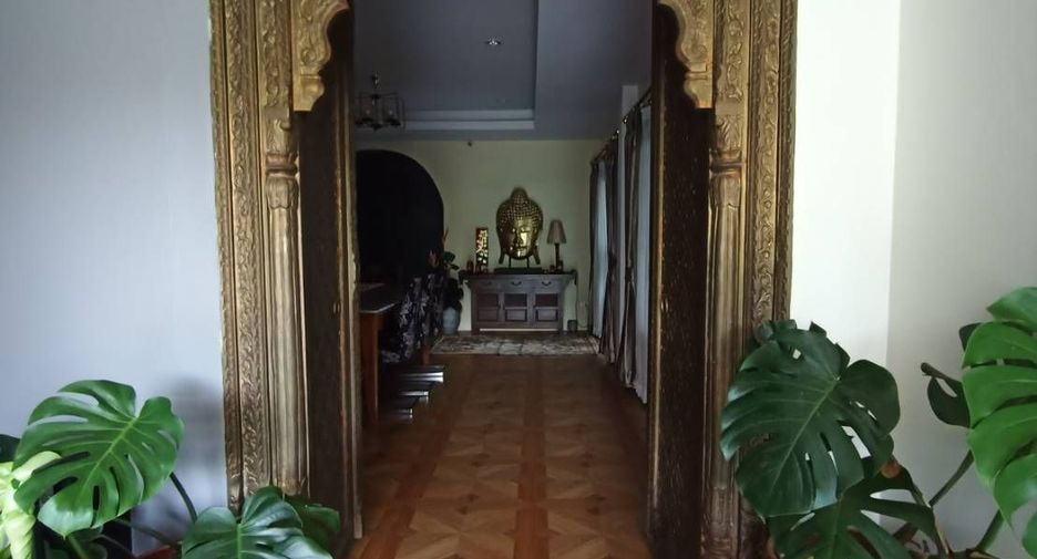 Casa en venta de 5 habitaciones en San Kamphaeng, Chiang Mai