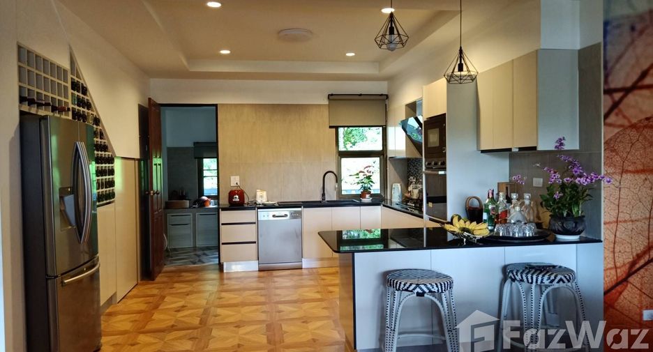 Casa en venta de 5 habitaciones en San Kamphaeng, Chiang Mai