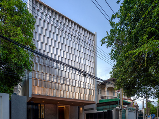 Büro zum Kauf und zur Miete in Phra Khanong, Bangkok