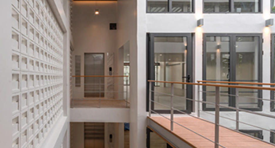 For sale and for rent office in Phra Khanong, Bangkok