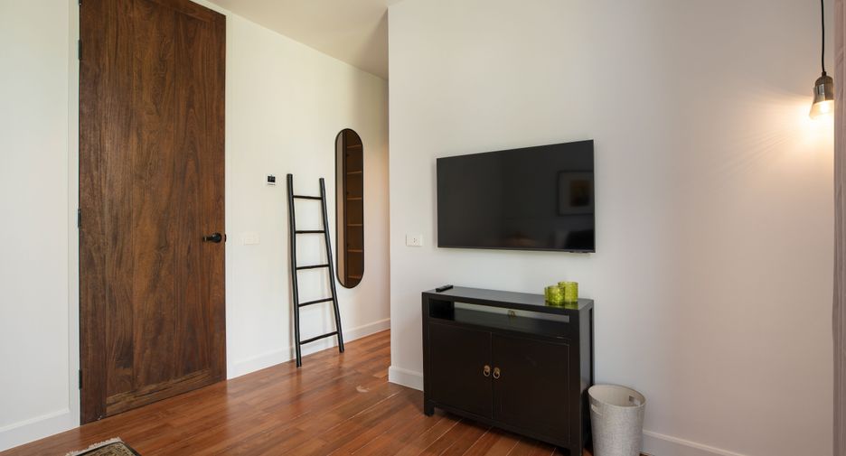 For sale 4 bedrooms condo in Thalang, Phuket