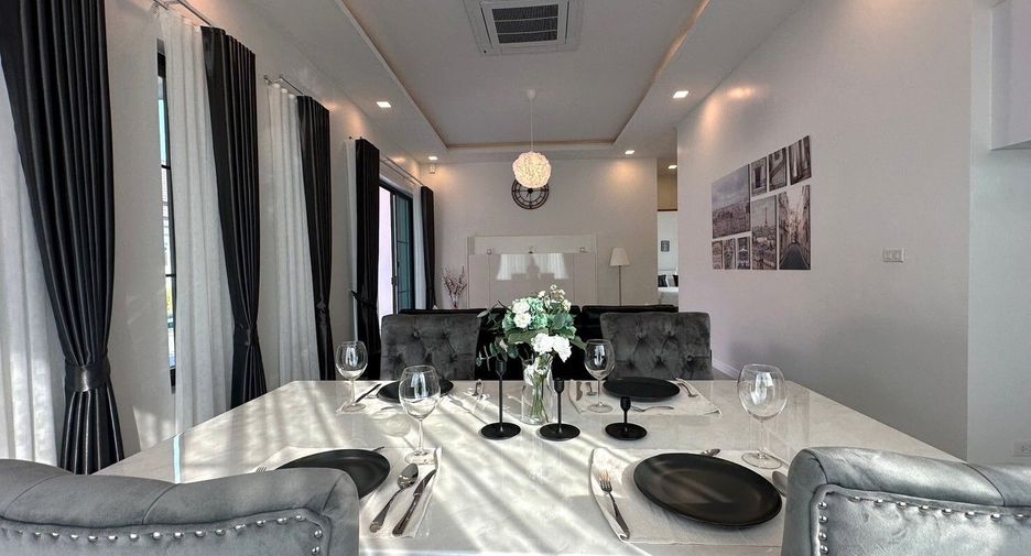 For sale 3 bedrooms villa in Cha Am, Phetchaburi