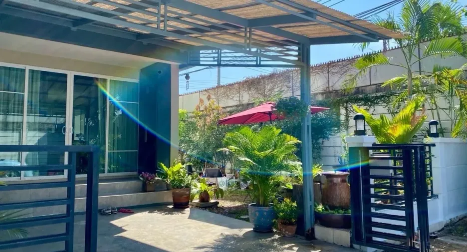 For sale 3 bedrooms house in Bang Kapi, Bangkok