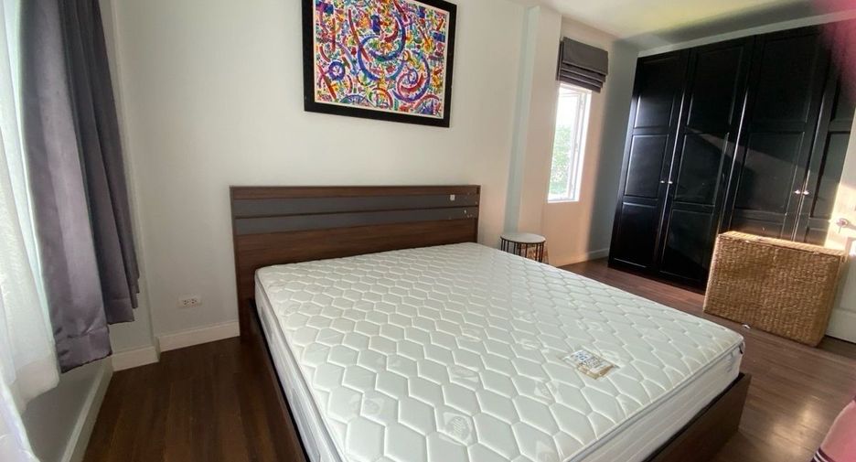 For sale 3 bedrooms house in Bang Kapi, Bangkok