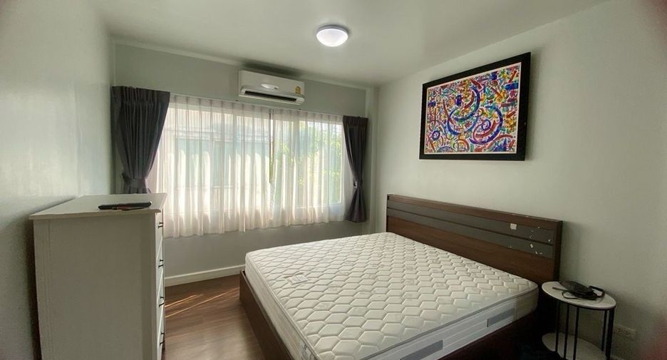 For sale 3 bedrooms house in Bang Kapi, Bangkok