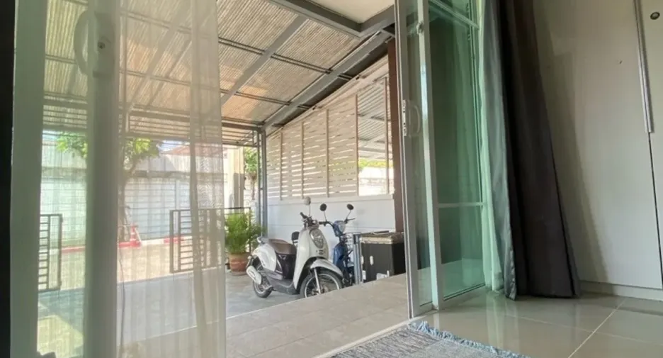 For sale 3 bedrooms house in Bang Kapi, Bangkok