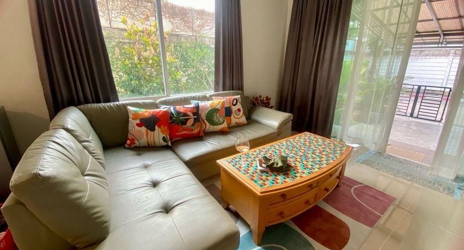 For sale 3 bedrooms house in Bang Kapi, Bangkok
