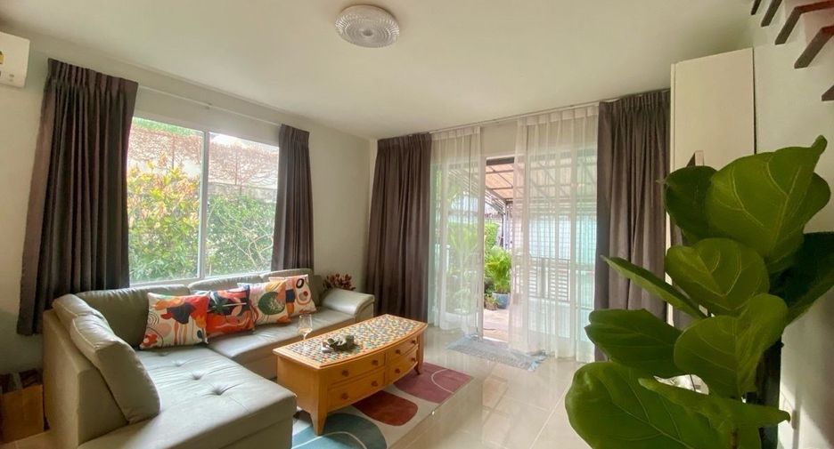 For sale 3 bedrooms house in Bang Kapi, Bangkok