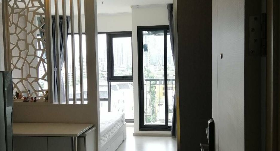 For sale and for rent studio condo in Khlong Toei, Bangkok