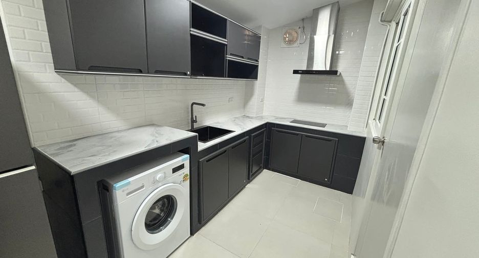 For rent 3 bedrooms townhouse in Mueang Chiang Mai, Chiang Mai