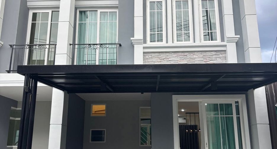 For rent 3 bedrooms townhouse in Mueang Chiang Mai, Chiang Mai