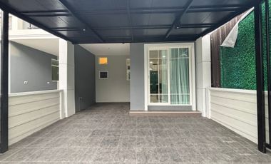For rent 3 bedrooms townhouse in Mueang Chiang Mai, Chiang Mai