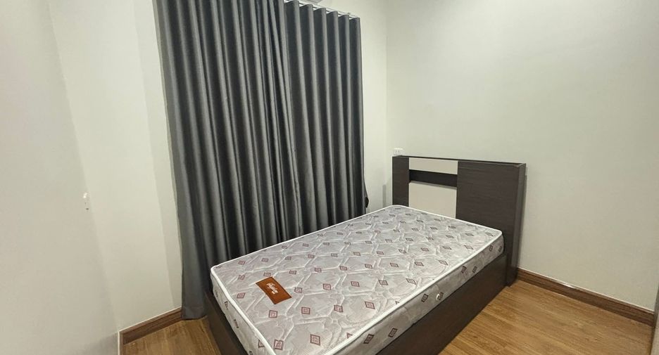 For rent 3 bedrooms townhouse in Mueang Chiang Mai, Chiang Mai