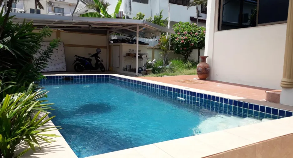 For rent 3 bedrooms villa in Bang Lamung, Chonburi