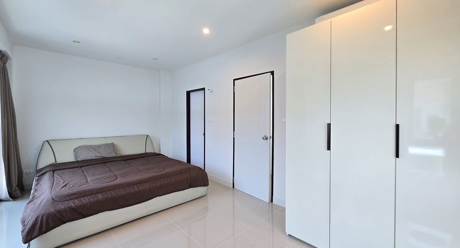 For rent 3 bedrooms townhouse in Thalang, Phuket