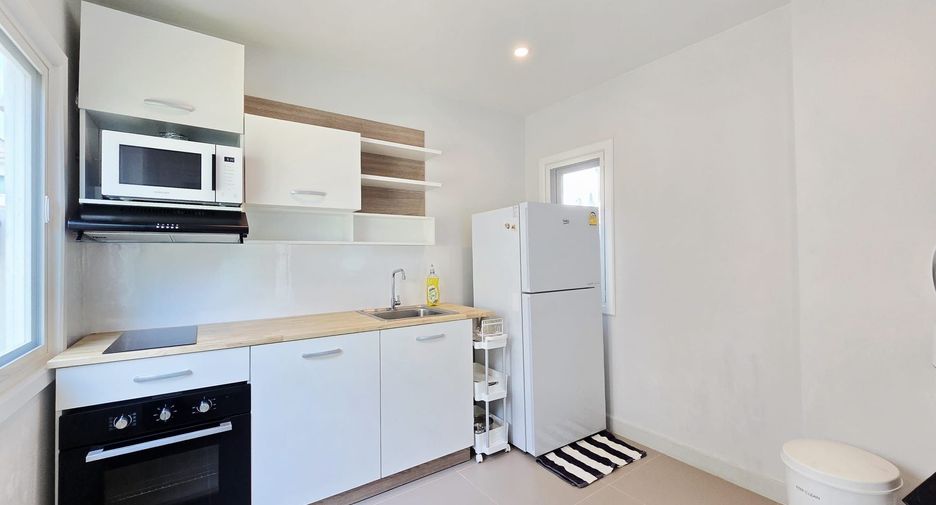 For rent 3 bedrooms townhouse in Thalang, Phuket