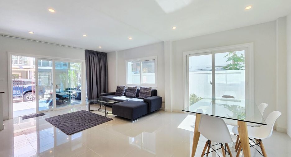 For rent 3 bedrooms townhouse in Thalang, Phuket