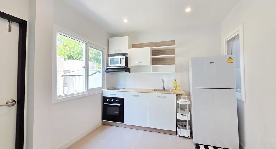 For rent 3 bedrooms townhouse in Thalang, Phuket