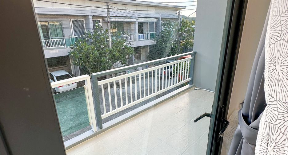 For sale and for rent 3 bedrooms townhouse in Thalang, Phuket
