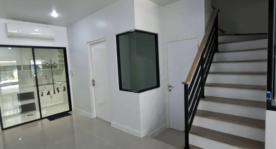 For sale 3 bedrooms townhouse in Mueang Pathum Thani, Pathum Thani