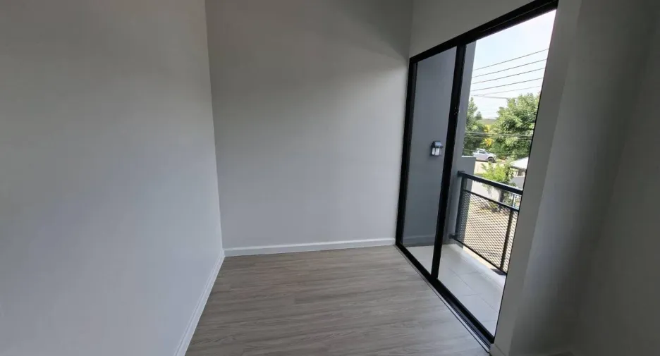 For sale 3 bedrooms townhouse in Mueang Pathum Thani, Pathum Thani