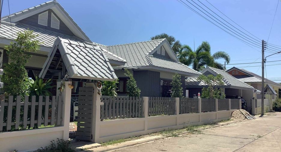For rent 3 bedrooms villa in Hua Hin, Prachuap Khiri Khan