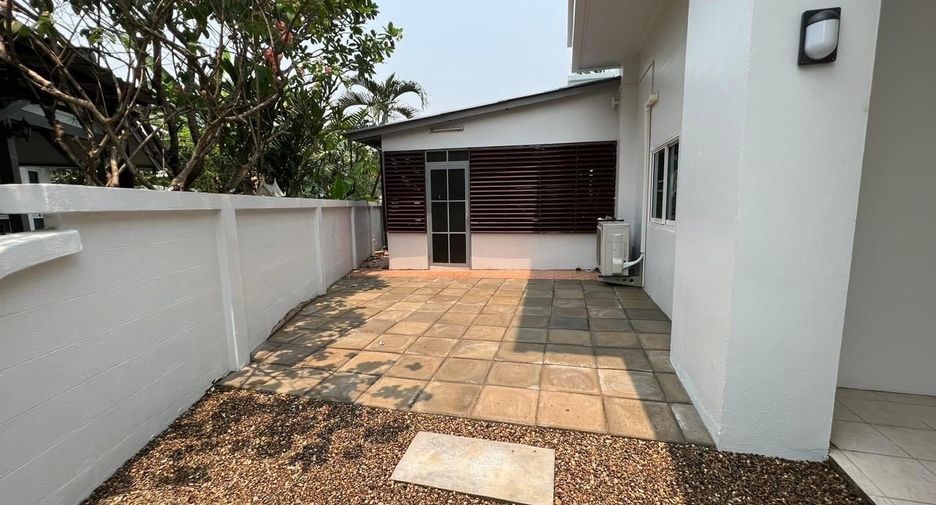 For sale 4 bedrooms house in Mueang Chiang Mai, Chiang Mai