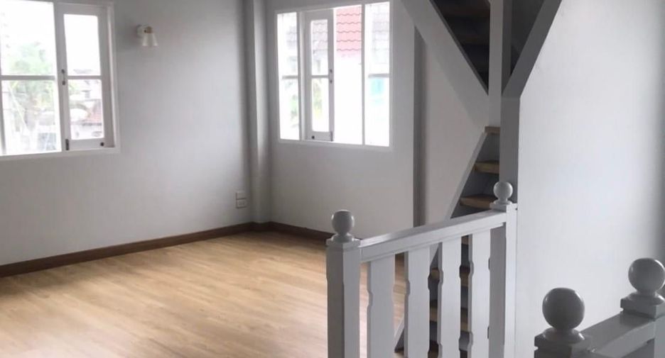 For sale 4 bedrooms house in Mueang Chiang Mai, Chiang Mai