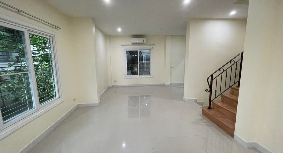 出售 3 卧室 独立屋 在 San Kamphaeng, Chiang Mai
