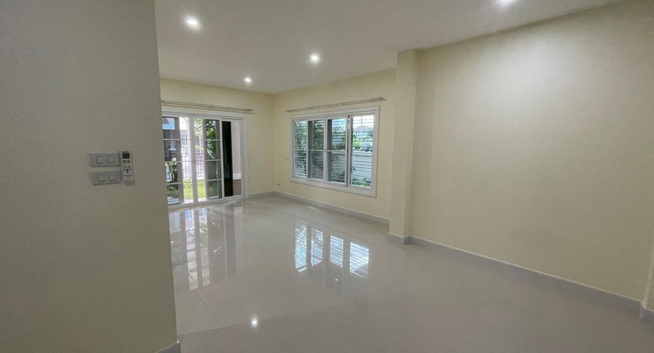 出售 3 卧室 独立屋 在 San Kamphaeng, Chiang Mai