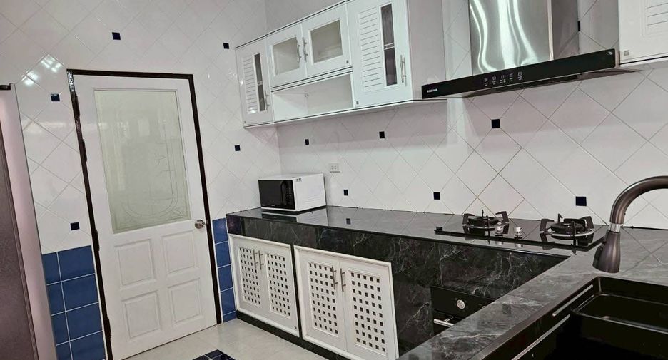 For rent 3 bedrooms house in Bang Lamung, Chonburi