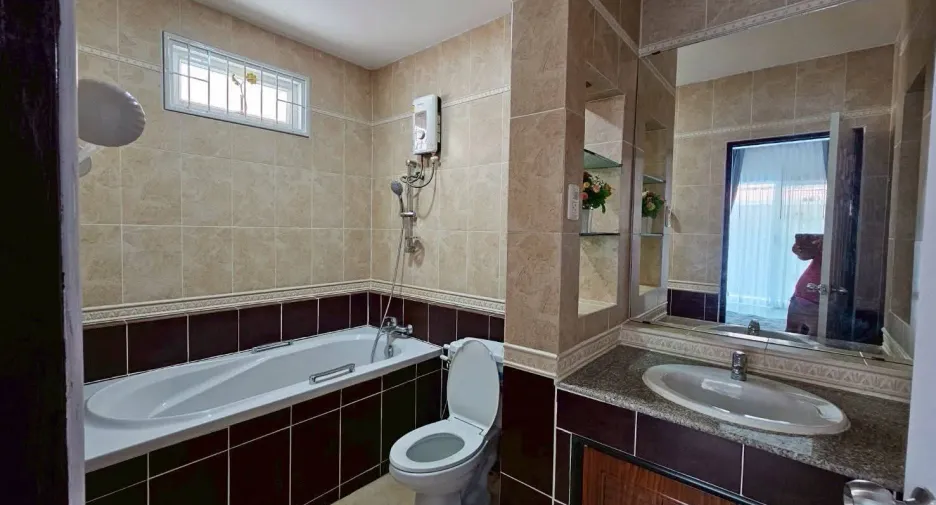 For rent 3 bedrooms house in Bang Lamung, Chonburi