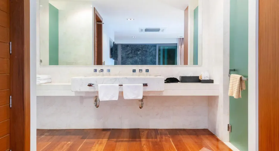 For rent 5 bedrooms villa in Mueang Phuket, Phuket
