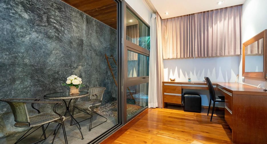 For rent 5 bedrooms villa in Mueang Phuket, Phuket