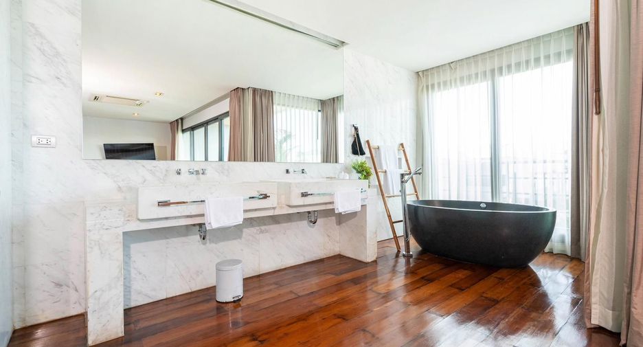 For rent 5 bedrooms villa in Mueang Phuket, Phuket