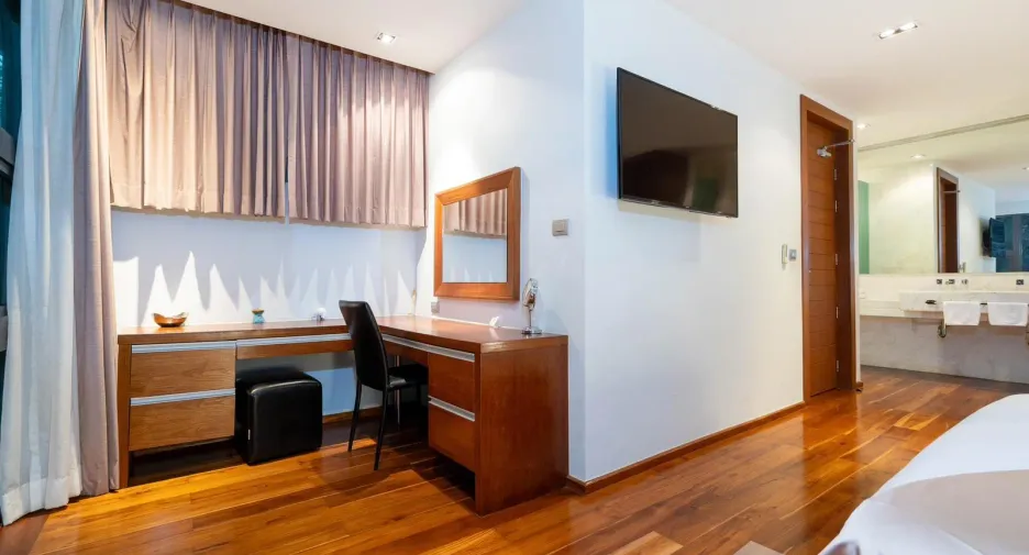 For rent 5 bedrooms villa in Mueang Phuket, Phuket