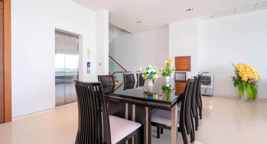 For rent 5 bedrooms villa in Mueang Phuket, Phuket
