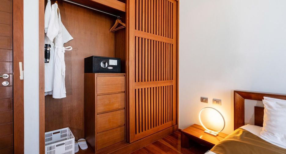 For rent 5 bedrooms villa in Mueang Phuket, Phuket