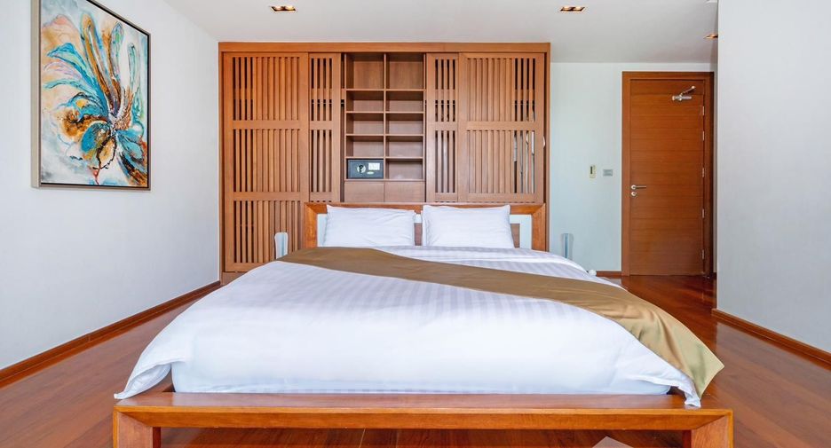For rent 5 bedrooms villa in Mueang Phuket, Phuket