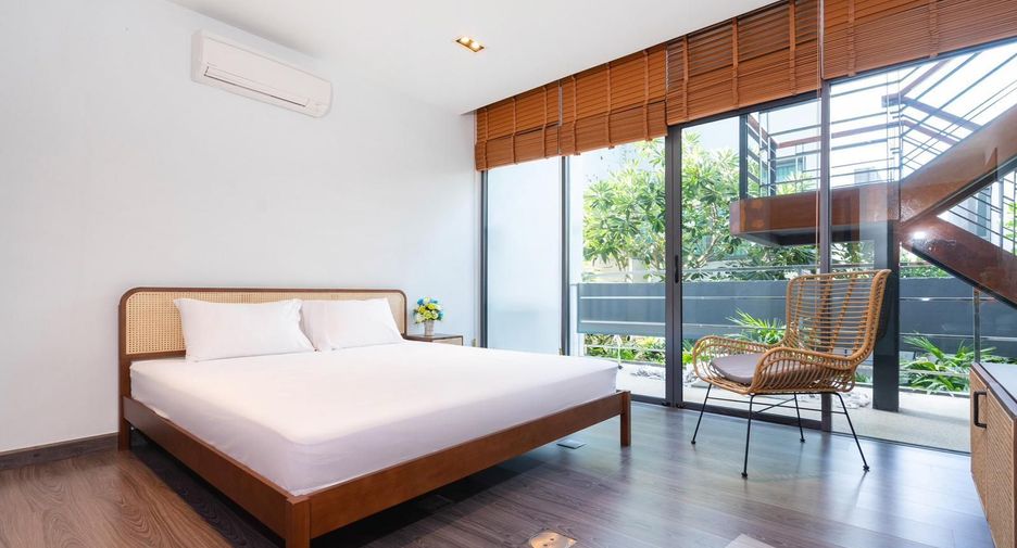 For rent 5 bedrooms villa in Mueang Phuket, Phuket