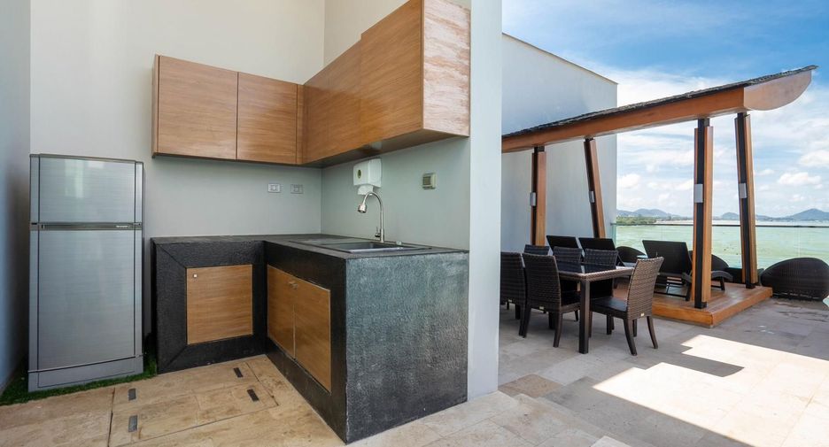 For rent 5 bedrooms villa in Mueang Phuket, Phuket