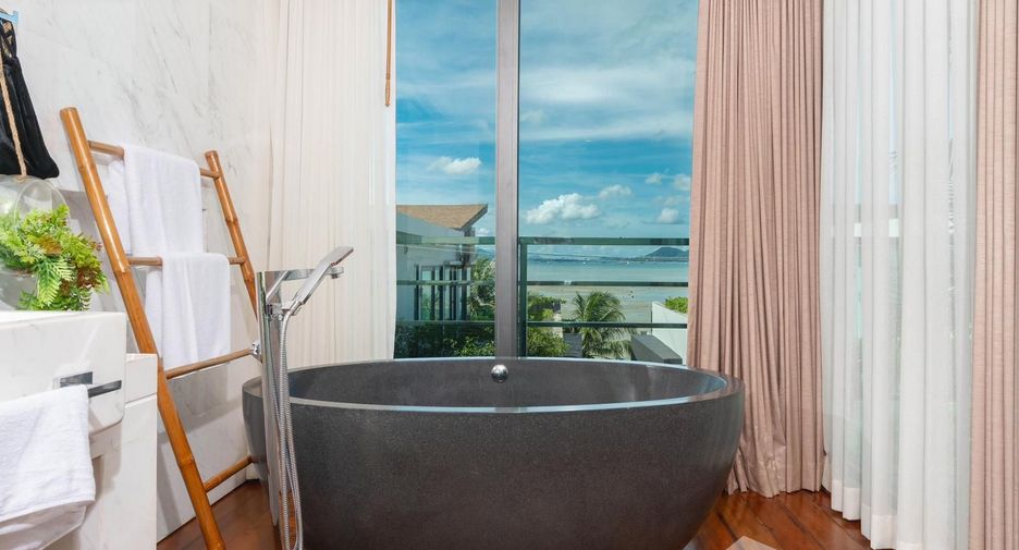 For rent 5 bedrooms villa in Mueang Phuket, Phuket