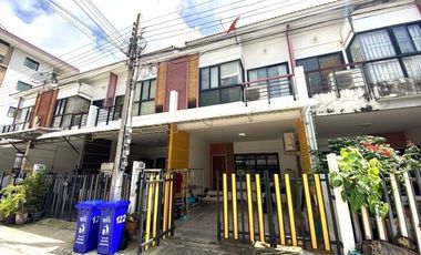 For sale 3 bedrooms townhouse in Prawet, Bangkok