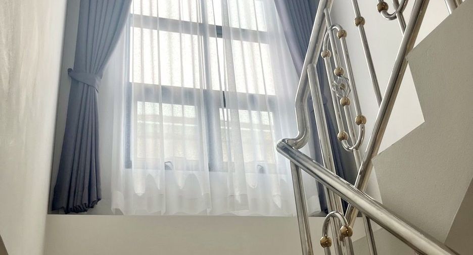 For sale and for rent 3 bedrooms house in Saraphi, Chiang Mai