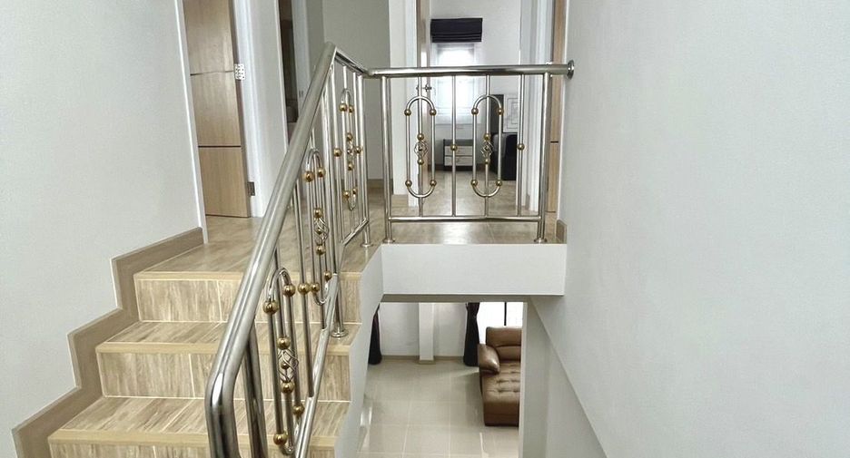 For sale and for rent 3 bedrooms house in Saraphi, Chiang Mai