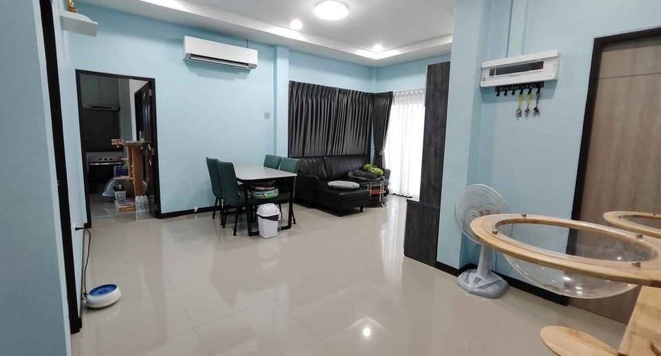 Haus zum Kauf mit 3 Zimmer in Mueang Surin, Surin
