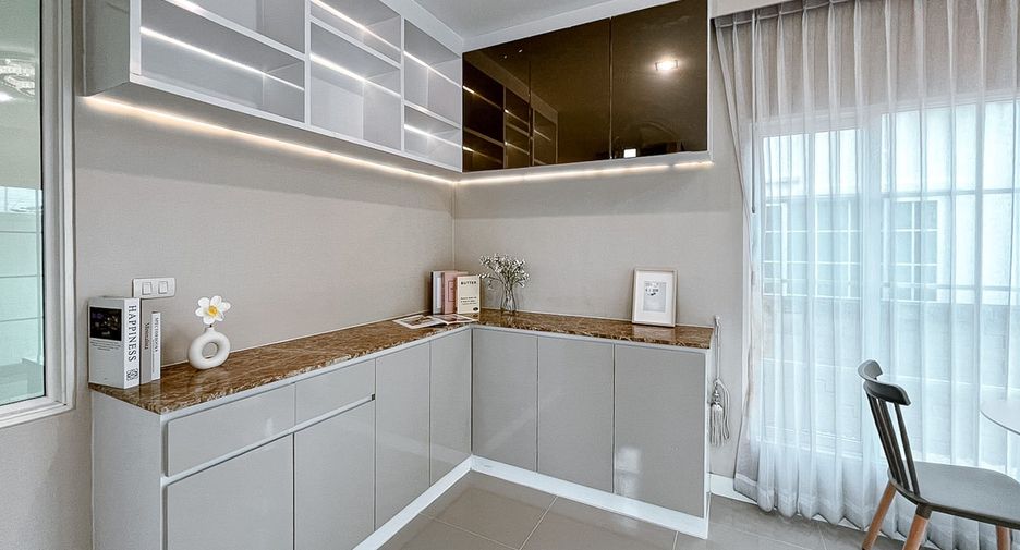 Haus zum Kauf mit 4 Zimmer in Chom Thong, Bangkok
