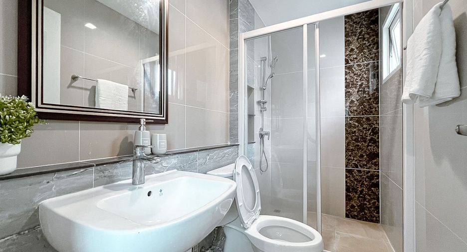 Casa en venta de 4 habitaciones en Chom Thong, Bangkok